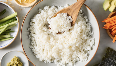 راهنمای کامل تهیه برنج سوشی خانگی: طعمی ژاپنی در خانه